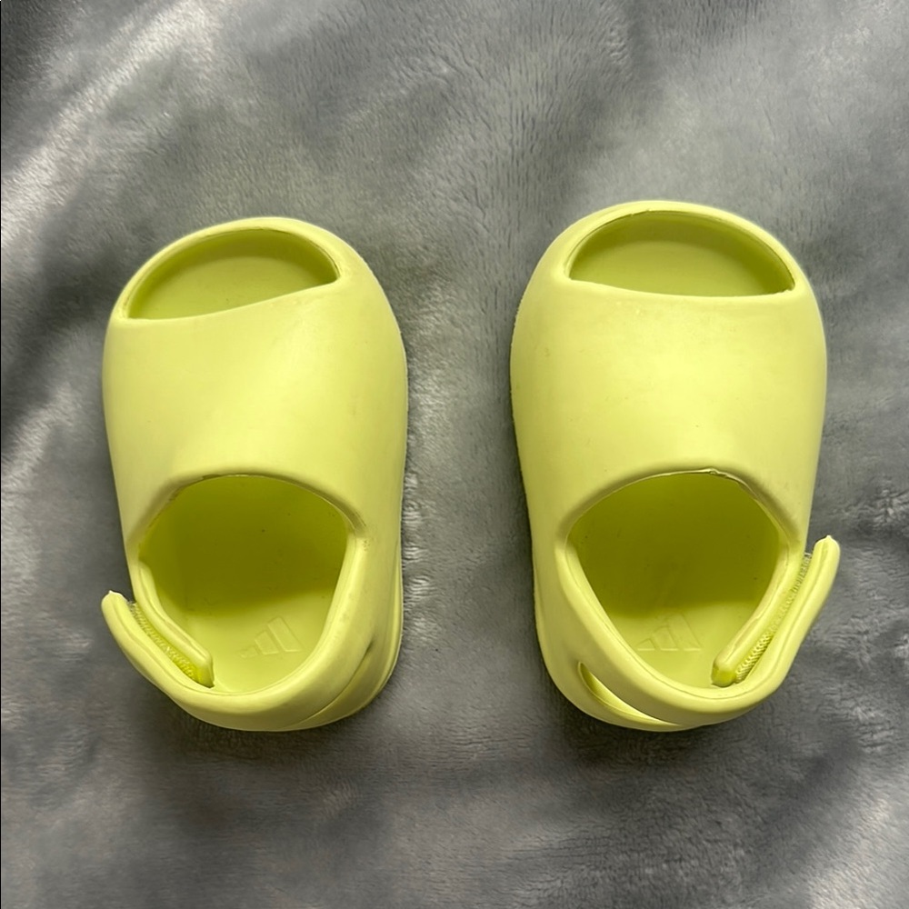Yeezy Green Sandals Minimalist Foam Design